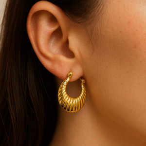 Linear Detailing Oval Sleek Hoops
