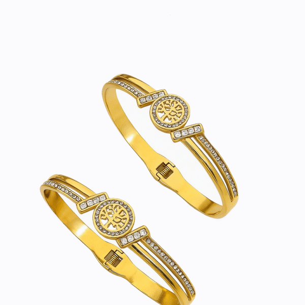 Bracelet-Close-Up-Elegance