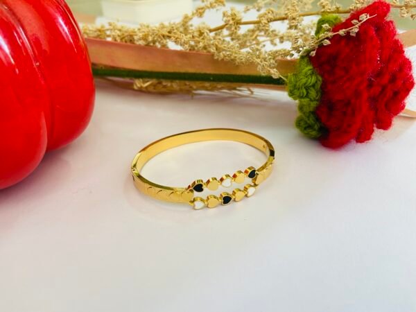 Elegant Criss-Cross Bracelet - Image 2